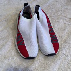 Women’s DKNY Slip On Sneakers Shoes Size 10