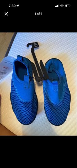 toddler water shoes size 9/10