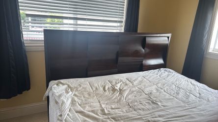 King frame bed , with 2 storage drawers underneath