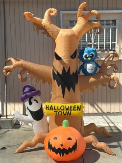 Halloween Town Inflatable Yard Decoration
