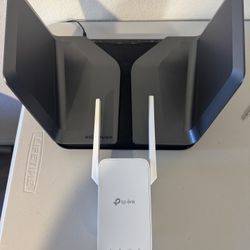 Netgear Router For Sale With WiFi Extender