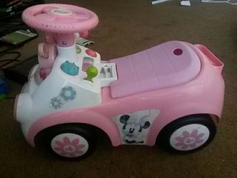 Minnie mouse activity car plus Minnie plush doll/toy