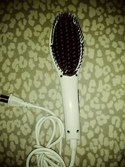 Brush straightener