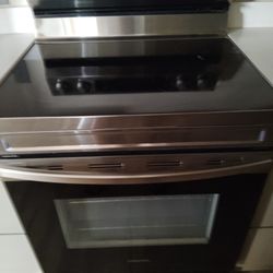 Samsung Oven/Range Electric -Like New