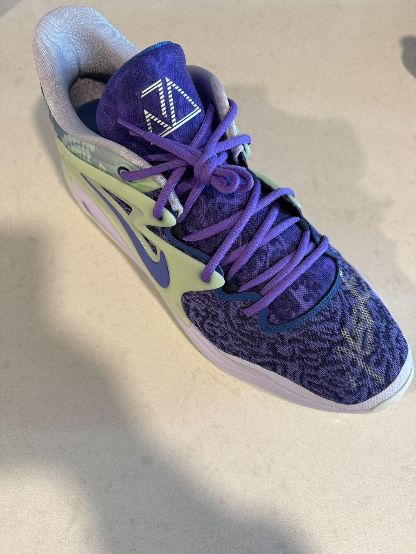 Kevin Durant Signed Shoe (right)