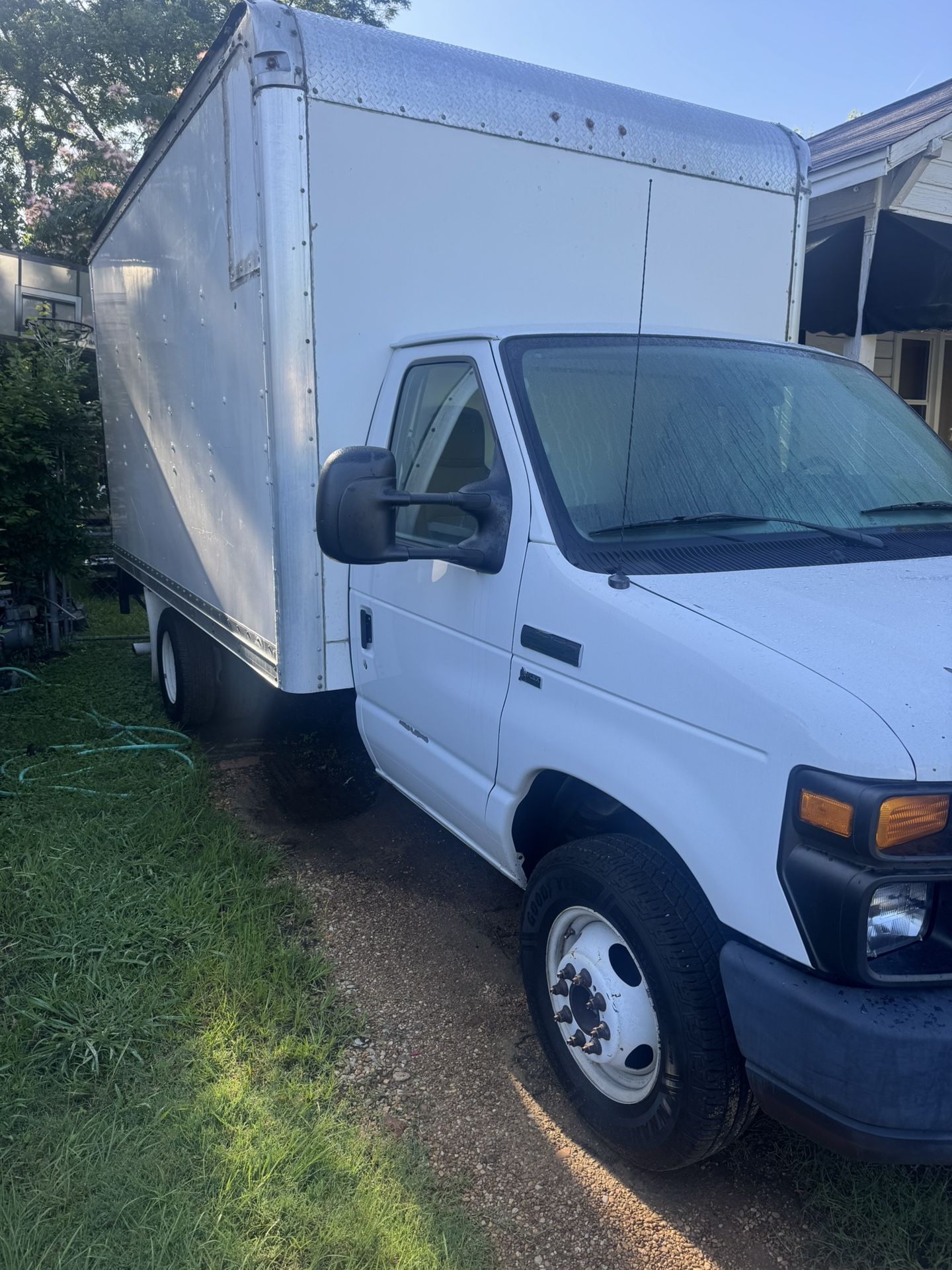 2013 Ford E350 Box Truck