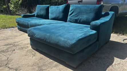 *FREE DELIVERY* Turquoise Blue Living Spaces Large Chaise Sectional 