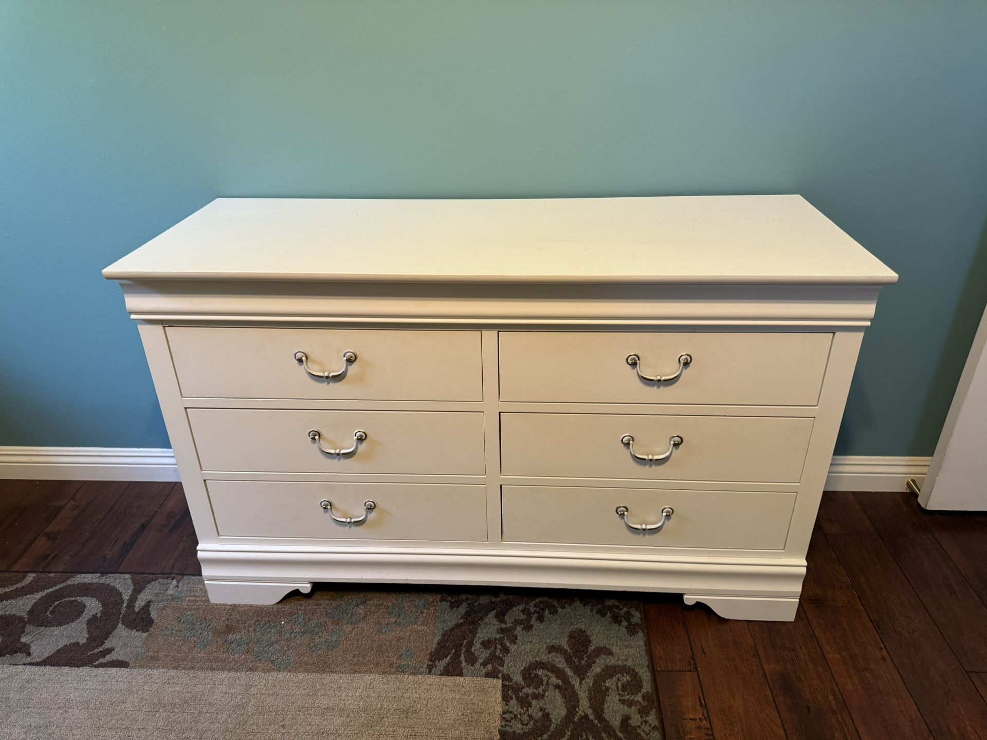 White 6 Drawer Dresser - Solid Wood - Broyhill brand