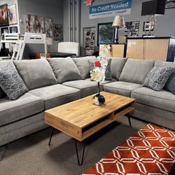 Stunning L-shaped Couch! $1699 🛋️💙✨