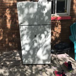 Refrigerator For Sale Used But Good Condition 
