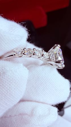 VVS1 2ct Round Cut Moissanite Solitaire Engagement & Promise Ring – Size 6 & 7