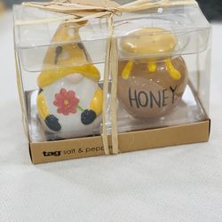 tag salt pepper shaker