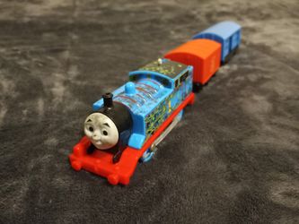 Thomas The Tank Engine With 2 Carts Included