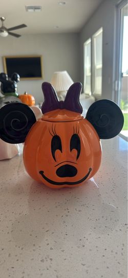 Minnie Mouse pumpkin jar