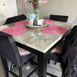 Black Marble Dinning Set