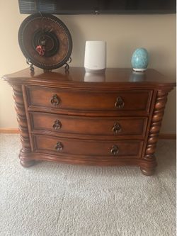 Beautiful Traditional 3-Drawer Wood Dresser / Chest - Cherry Finish