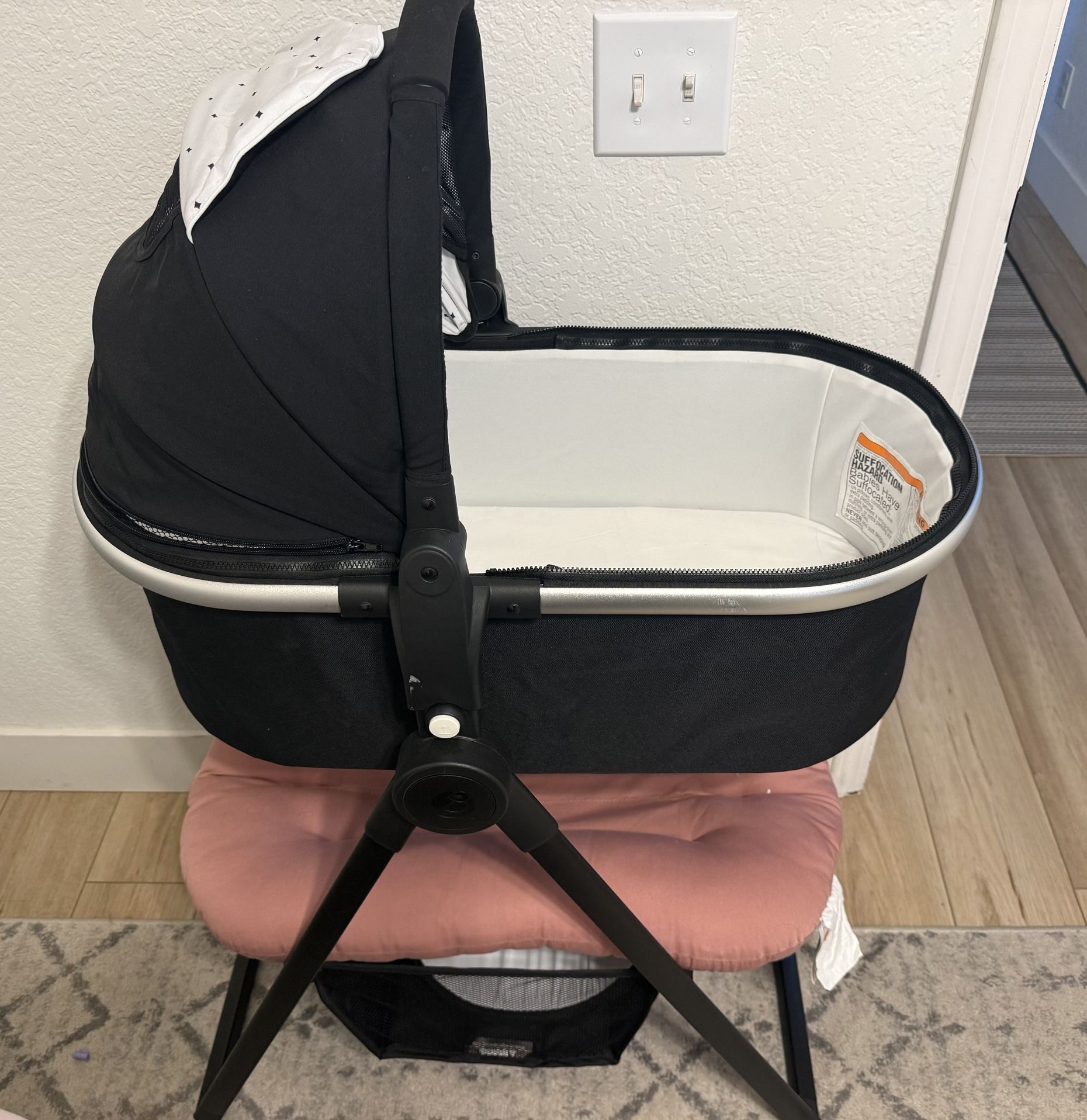 Mockingbird Bassinet & Stand