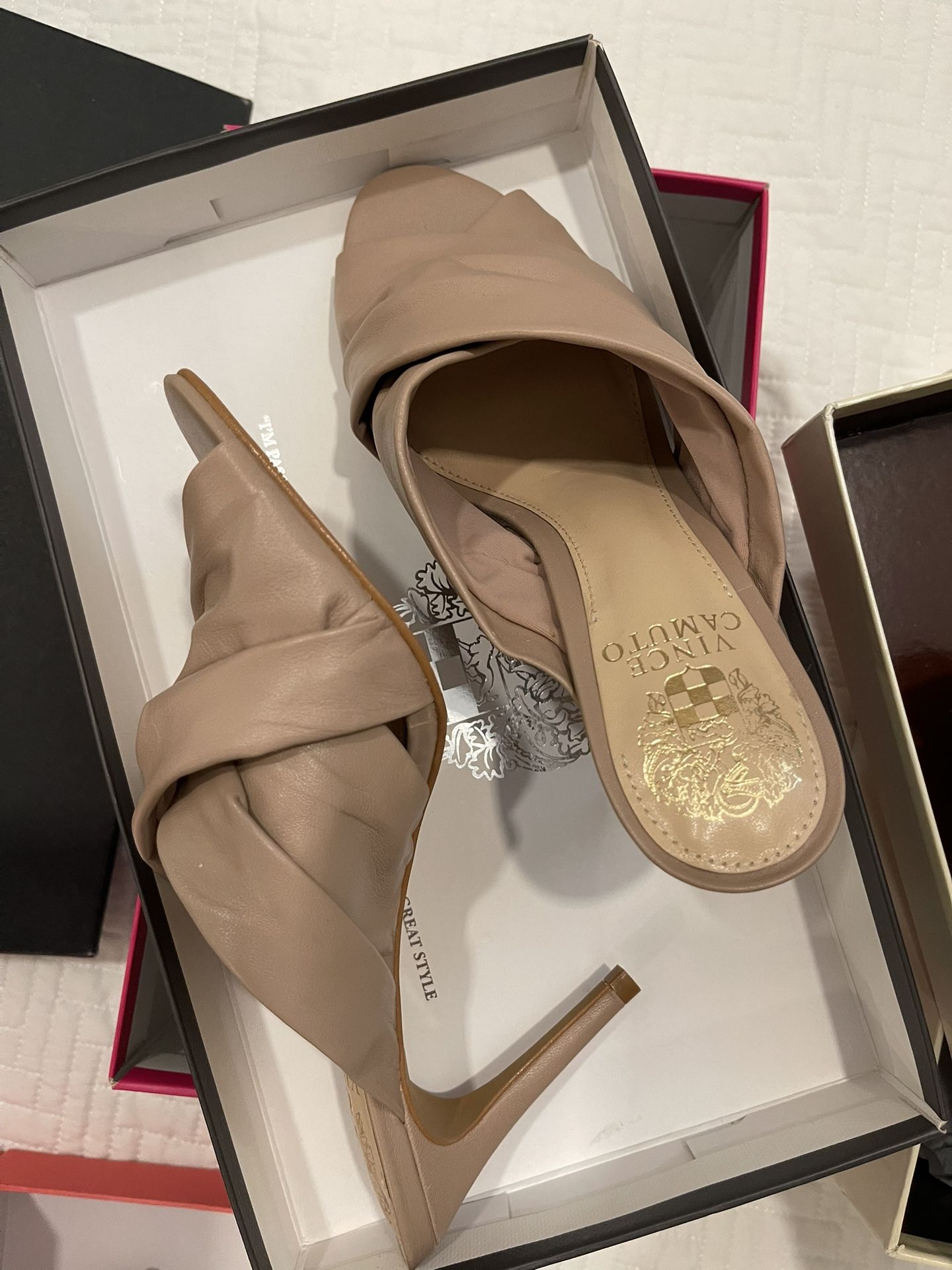 ****brand new**** Vince Camuto mule. Size 6. 