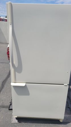 AMANA 33" REFRIGERATOR WORKS GREAT CAN DELIVER ANYWHERE