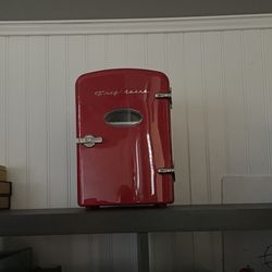 Mini Fridge 