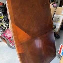Dining Table & 4 Chairs 