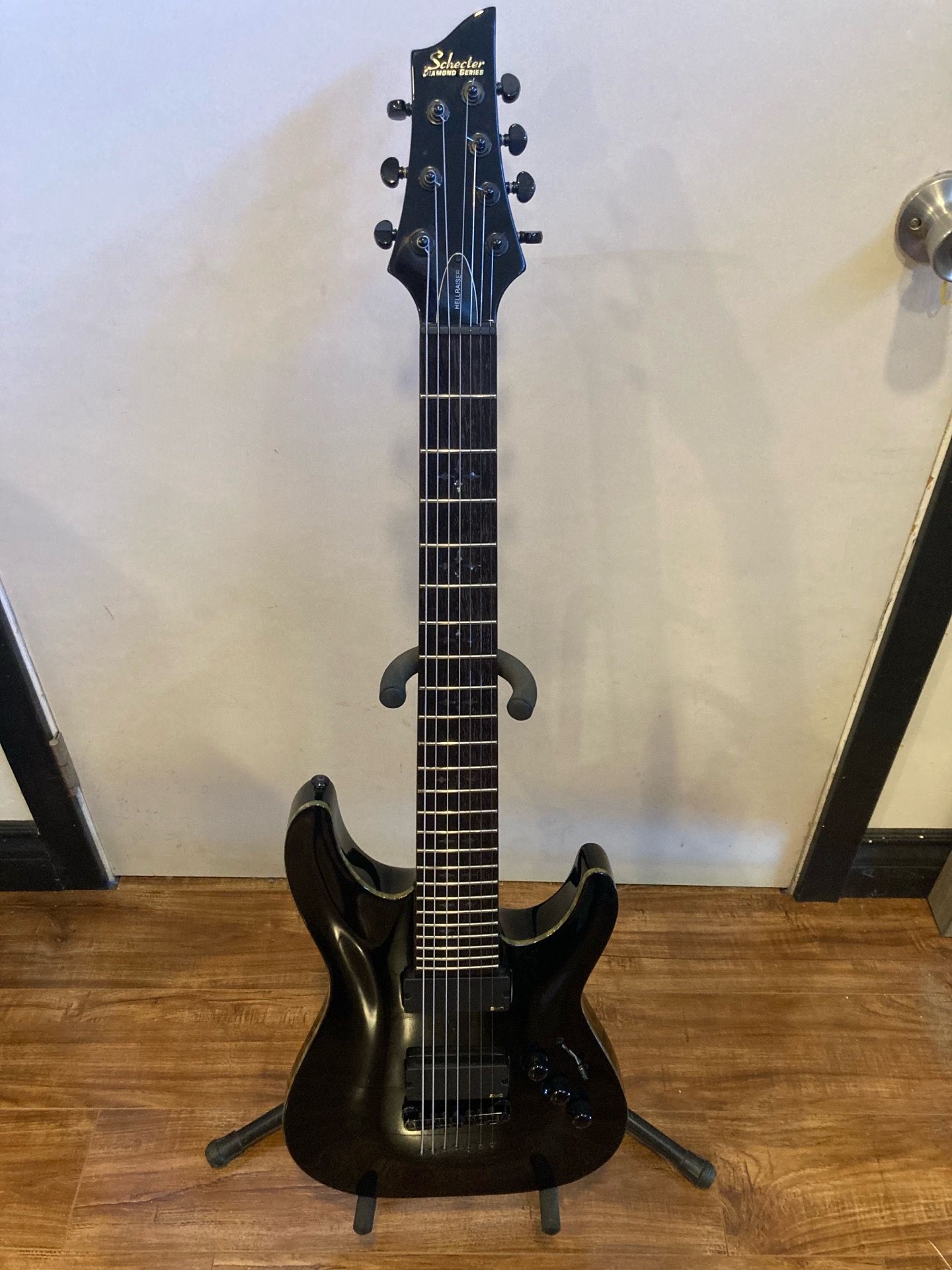 Electric guitar Schecter 7 string..MINT! $550
