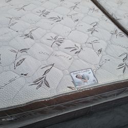 Brand New Queen Size Pillowtop Mattress Included Box Spring. 