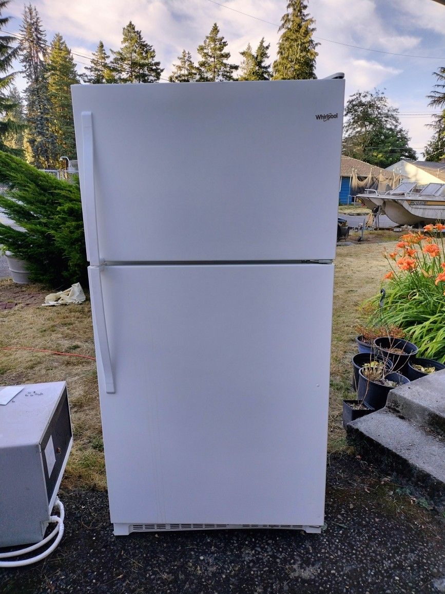 Whirlpool White Refrigerator - Can Deliver