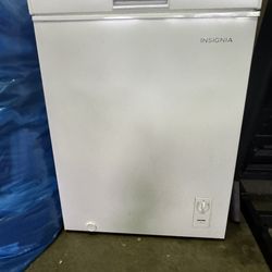 Insignia 5.0 Cu. Tf Freezer