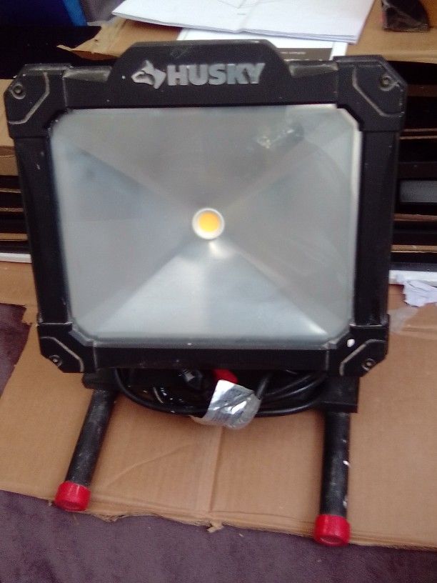 Husky Light K40069 3500 Lumen Portable LED Indoor And Outdoor Work Light