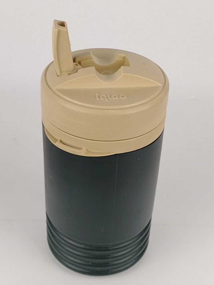 Vintage IGLOO 1 Quart Size Green Insulated Water Jug Thermos Cooler Made In USA