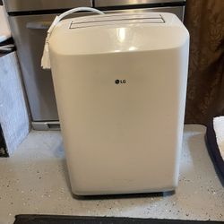 Portable air conditioner 