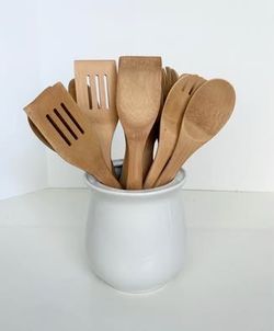 12-Piece Wooden Cooking Utensil Set | Crock Included | Never Used