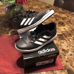 Adidas Shoes Size 7.5 Women