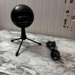 blue yeti snowball microphone