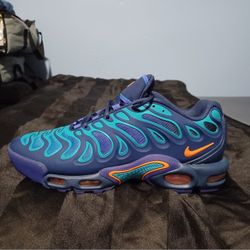 Brand New And Original Men's Nike Air Max's Sneakers Sizes 13