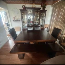 Dining Table With Beautiful Cabinet 