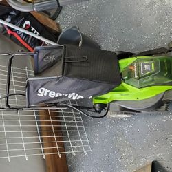 Greenworks 14" Electric Lawnmower