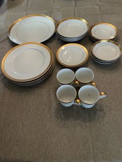 24pc porcelain dish set