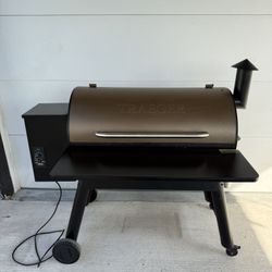 Traeger Pro 34 Pellet Grill / Smoker 