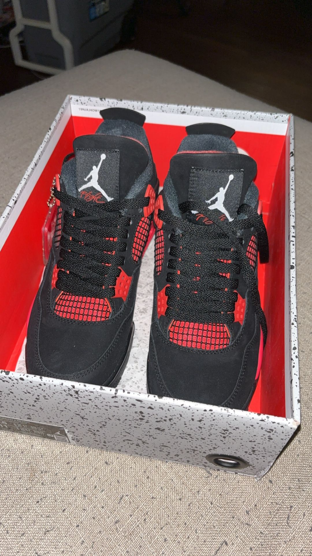 Jordan 4 Red Thunder NEW WITH BOX Size 9,5 Men’s 11 Women