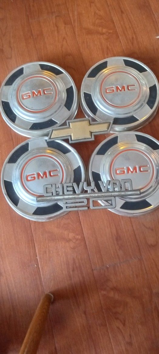 GMC Hubcaps