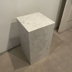 Quartz Plinth 