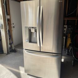 LG 32.5-cu ft French Door Refrigerator with Ice Maker (Stainless Steel)
