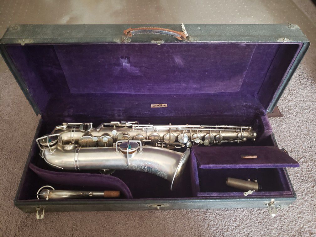 Wurlitzer Vintage C-Melody Saxophone Completely Restored With Brand New Pads.