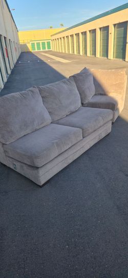 Nice SOFA $200