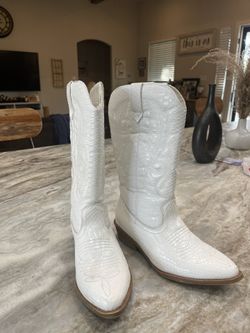 CoconUts White Boots-worn Once