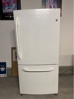 GE Refrigerator