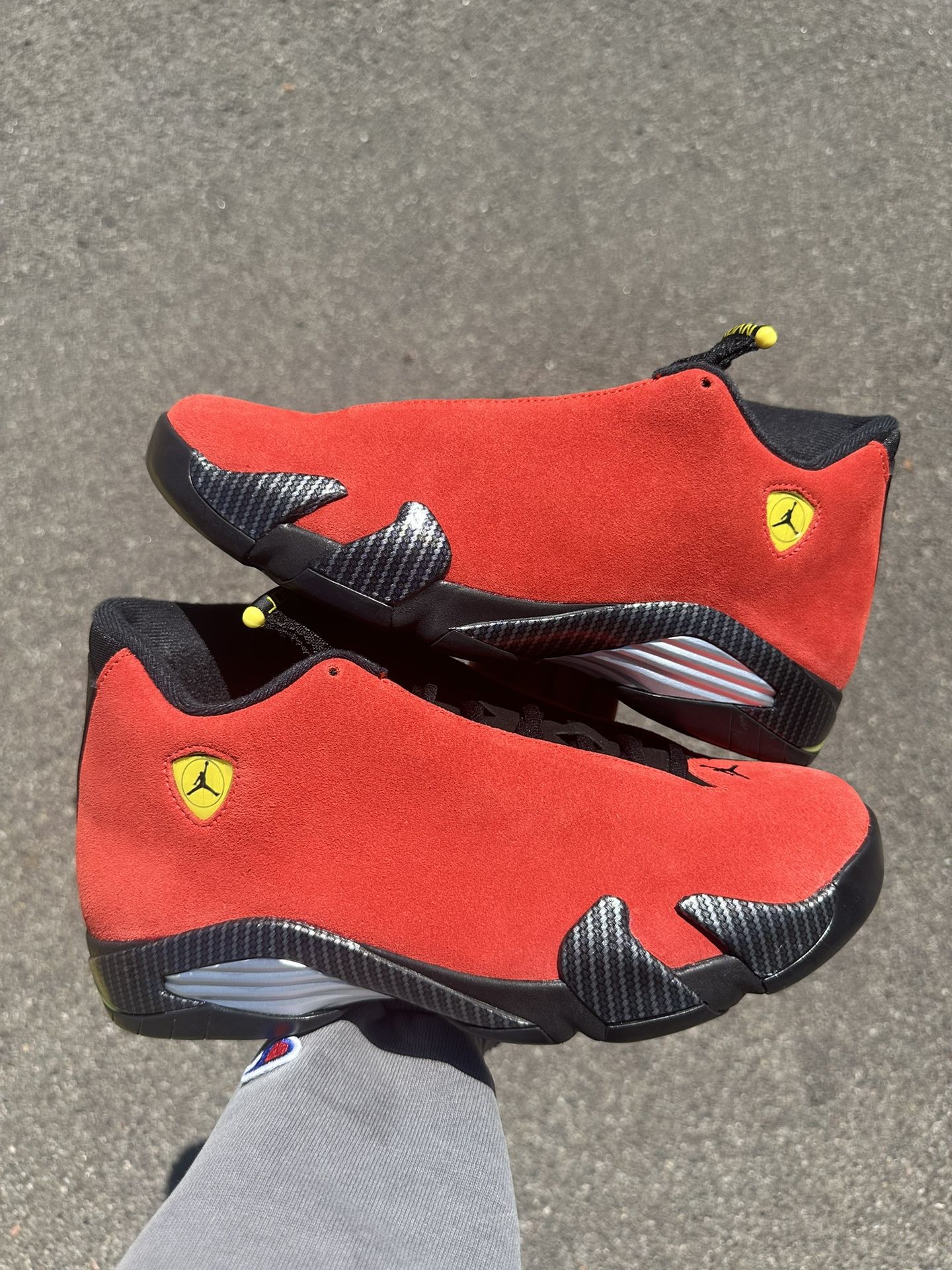 Jordan 14 Retro Ferrari