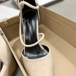 Heels Never Used Size 9